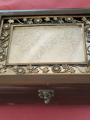 Rustic wooden jewelry box with glass lid, bronze branches and amber stones new