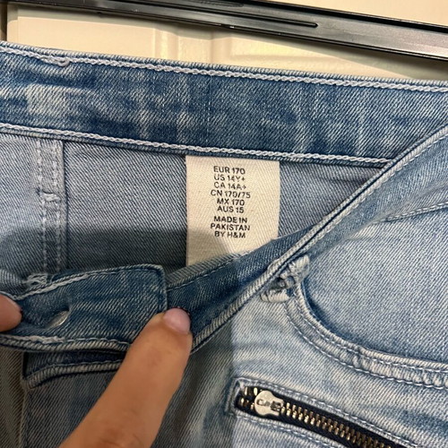 H&M low-rise denim shorts like new, size M