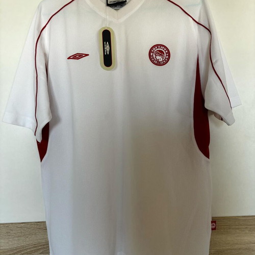 Olympiacos Umbro Jersey size Medium new with tag