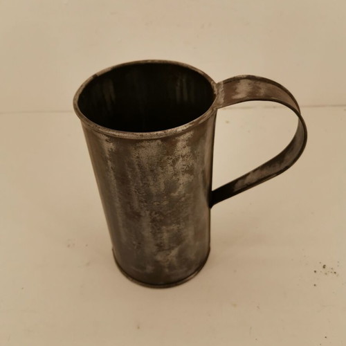 Tsiggino Milk Measure 1000 gr used, 1950s
