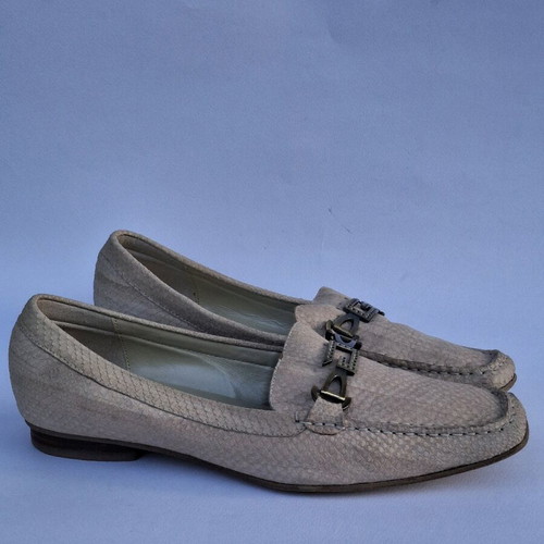 Esthissis leather moccasins size 39 like new beige