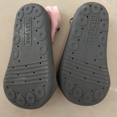 Attipas Long Kids Slippers Pink Size 24 like new