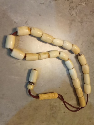 Worry beads camel bone barrel 21 beads like new