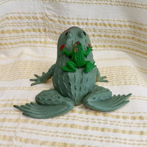 Frog toy used with sound