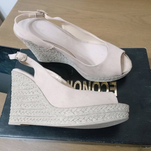 Beige summer platform sandals size 37 suede, 10cm heel, like new