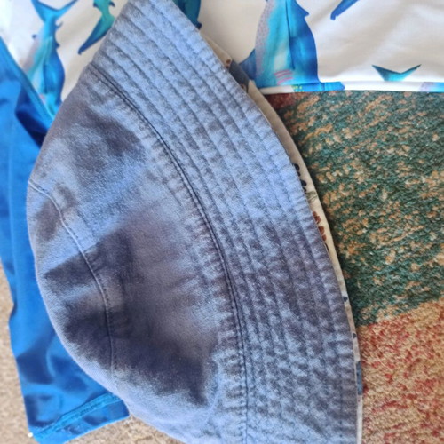 Baby swimsuit like new with sun protection and free hat