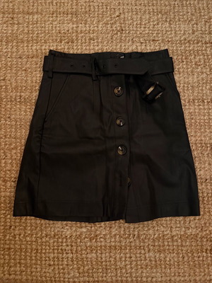 Marks & Spencer skirt black new, size 36