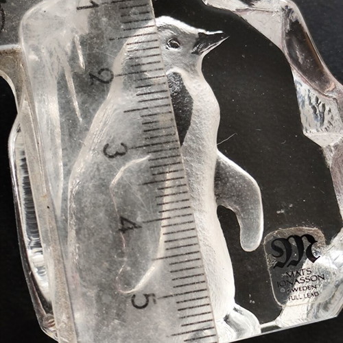Mats Jonasson Crystal Sculpture Penguin like new