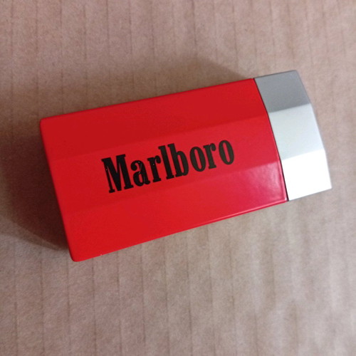 Marlboro pocket ashtray like new, metal red and silver