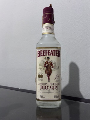 Beefeater London Distilled Dry Gin like new