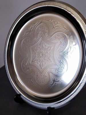 Stainless steel serving plates used, pack of 6, embossed design