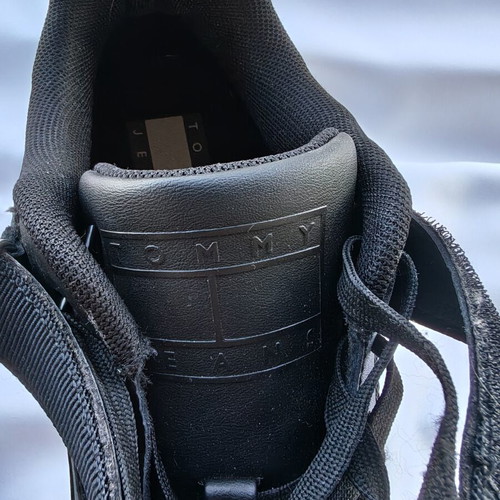 Tommy Hilfiger casual sneakers, black and white, size 41