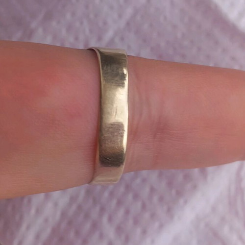 Gold ring 14 carat large like new