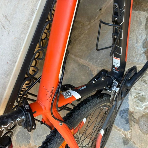 Bontrager Trek mountain bike used, disc brakes, front suspension