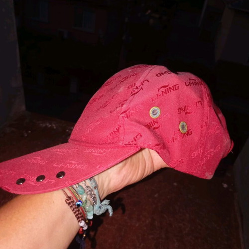 Vintage cap with visor like new, red adjustable size