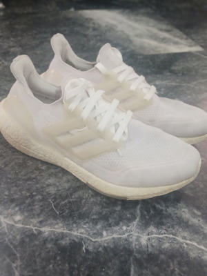 Adidas Ultraboost sneakers like new, size 47, white
