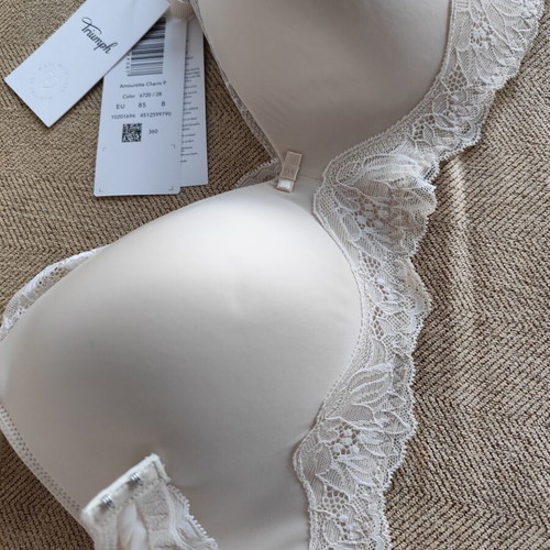 Triumph bra new, beige