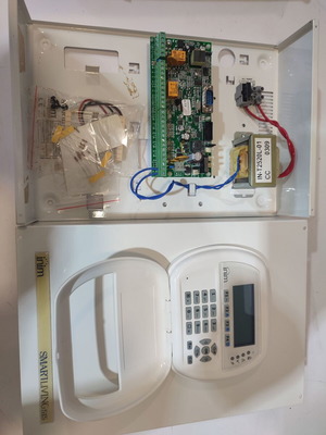 Inim Electronics Smartliving 515 Alarm Panel Kit new, white