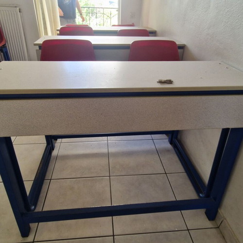 School desks used, pack of 5 with metal frame and red plastic seats