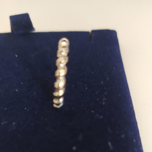 Earring used, single piece