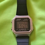 Casio ρολόι μεταχειρισμένο, μαύρο και γκρι, με φθορά στην οθόνη