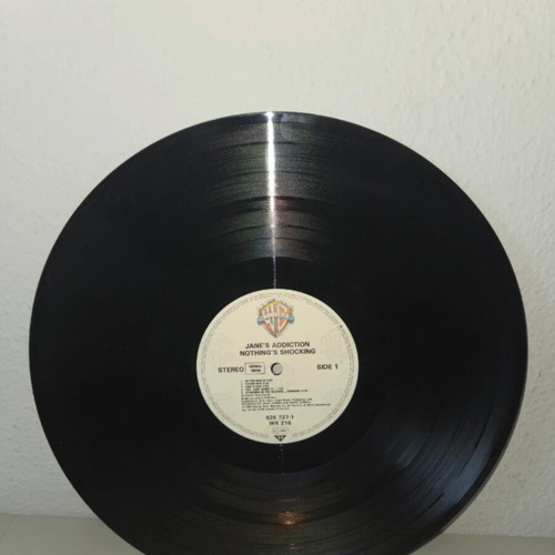 Jane’s Addiction Nothing’s Shocking Vinyl LP 1988 like new