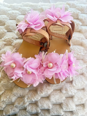 Leather sandals size 29 like new, handmade decorated, beige and pink