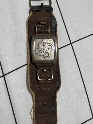 Guess vintage wristwatch used, leather cuff style, model G96021G