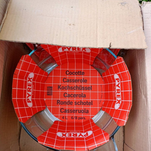 Set of 3 Pyrex new, different sizes