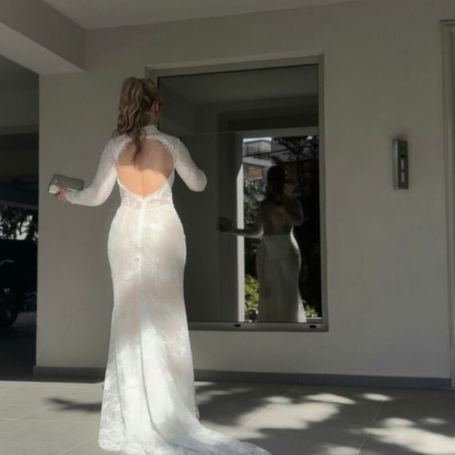 AKVINA Wedding Dress B Boutique mermaid silhouette like new, white
