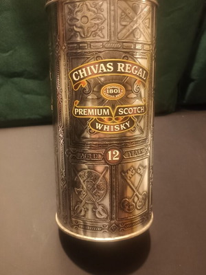 Vintage μεταλλικό κουτί ουίσκι Chivas Regal 12 ετών σαν καινούργιο