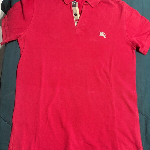 Burberry T-shirt Small like new, pink, age 16