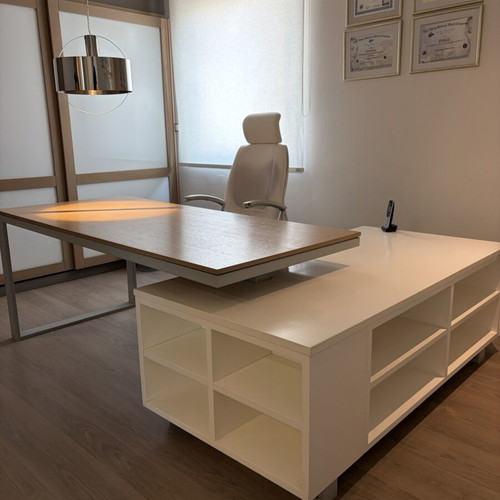 Corner desk 2.17x1.63 m white lacquer with white leather chair like new