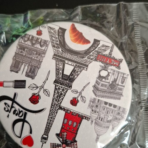 Pocket mirror souvenir with Paris theme