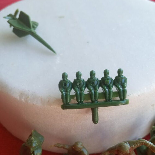 Vintage collectible miniature soldiers 1960, like new, set of 38