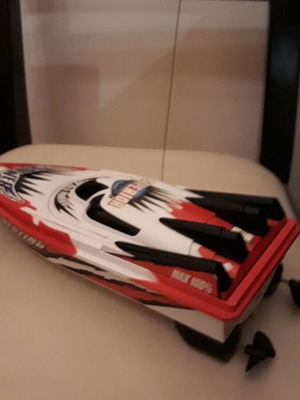Remote control speedboat with charger new