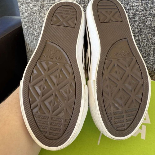 Converse unisex leather sneakers like new, size 28 (17 cm)