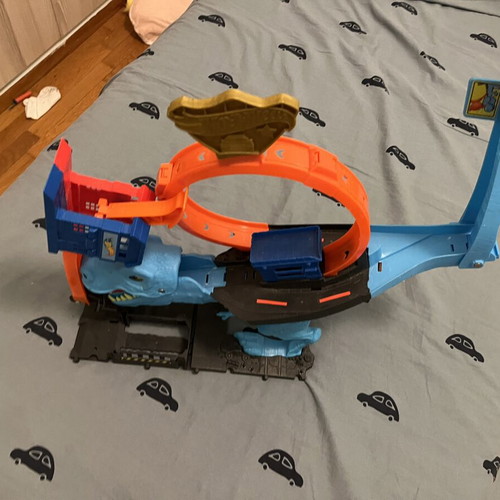 Hot Wheels T-Rex track like new