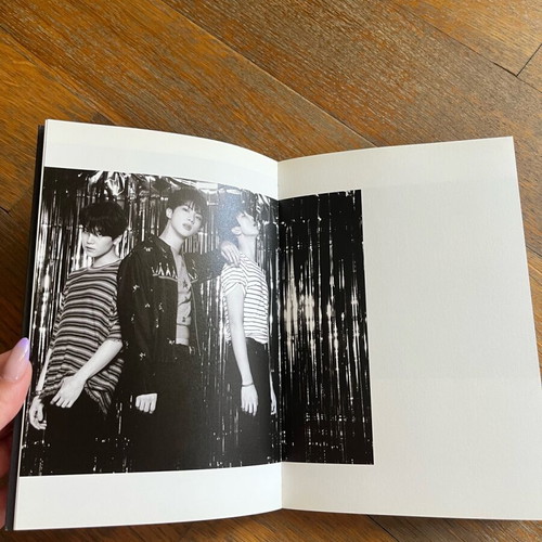 BTS Love Yourself Tear like new, version O with photocard and stand
