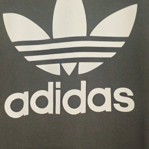 Adidas black t shirt like new, size L