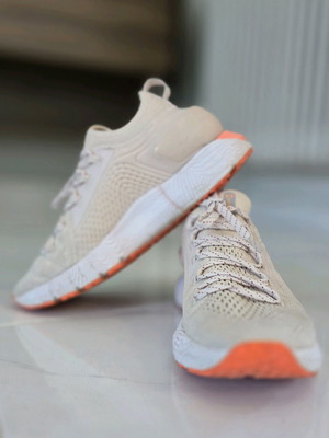 Under Armour running shoes like new, beige size 40.5
