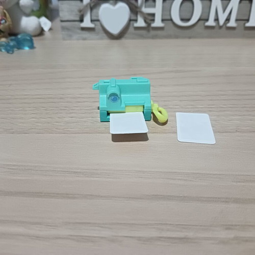 Kinder Figure Camera new, water-activated design