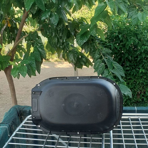 Pet Carrier like new with secure screw connections