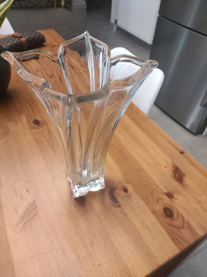 Glass vase