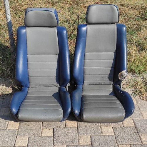Bucket car seats used, blue, without rails