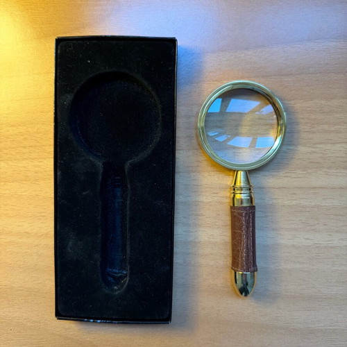 Magnifying glass elegant with leather handle and box new
