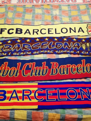 Barcelona scarf and flag like new, pack