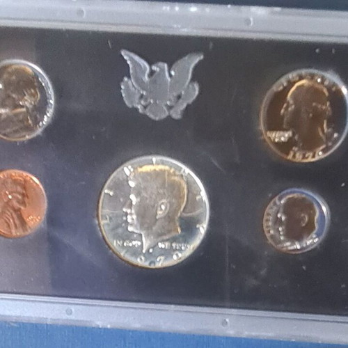 United States 1970 Proof coin set in stand case new
