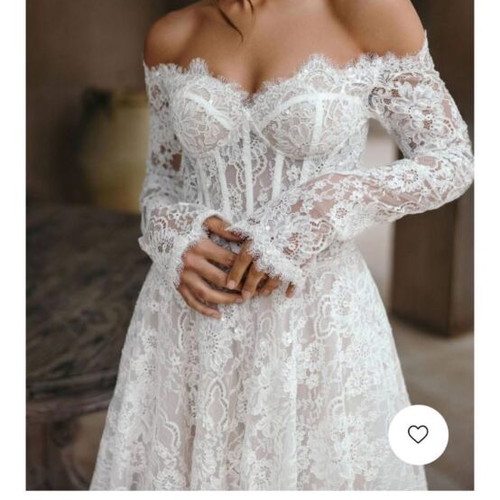 Wedding dress with lace and veil like new, size XS