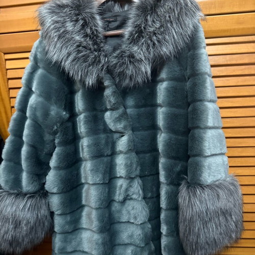 Italian fur coat semi-cape like new, petrol color